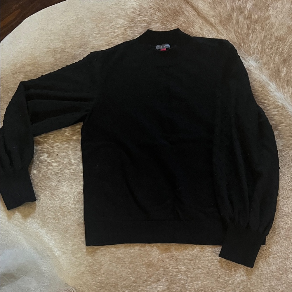 Vince Camuto Elegant Black Blouse with Textured Sleeves